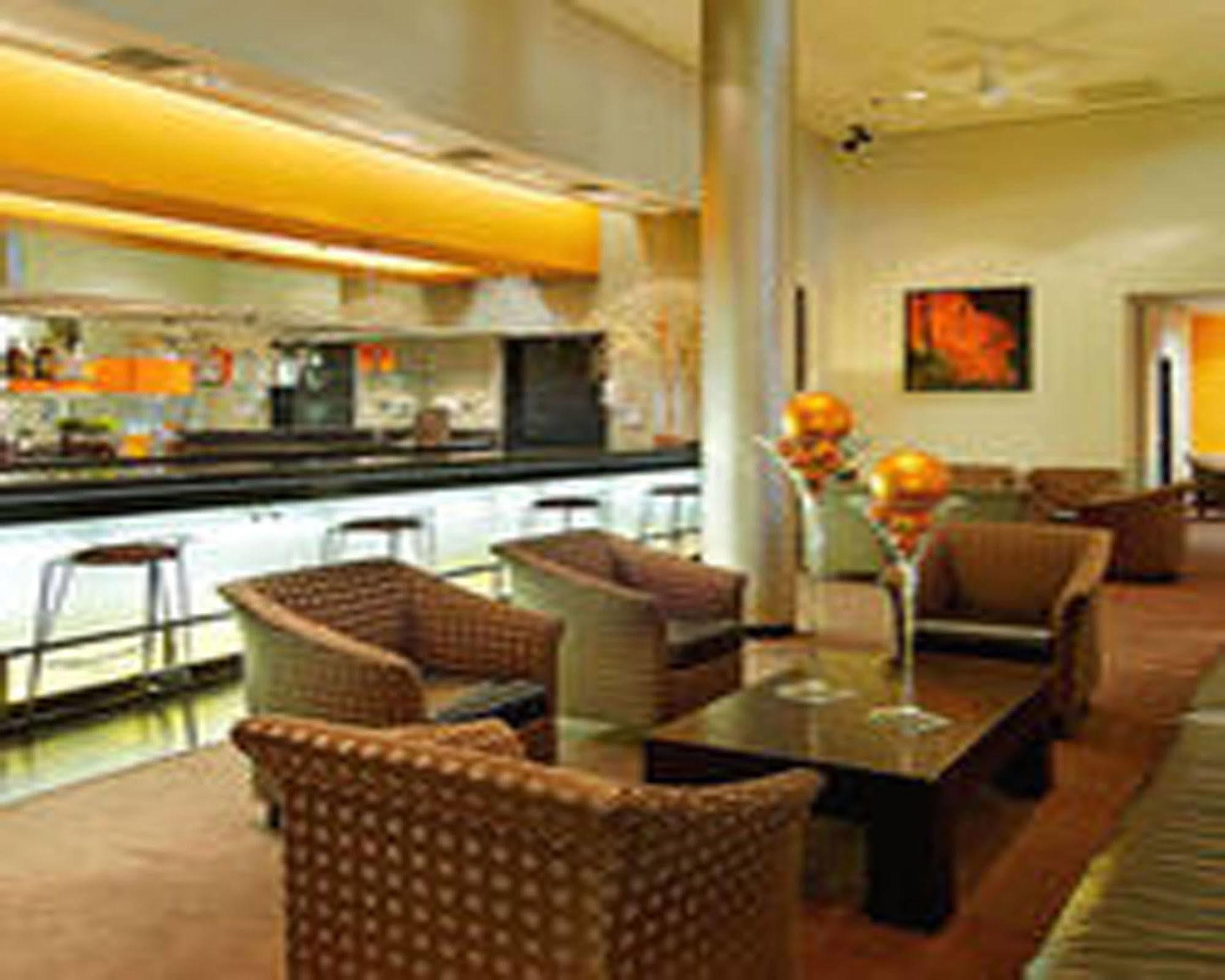Ramada Plaza By Wyndham West Hollywood Hotel & Suites Los Angeles Extérieur photo